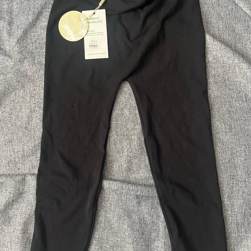 Black Bamboo Seamless Half Leggings
